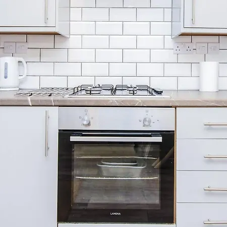 4 Freeland Buildings Apartment