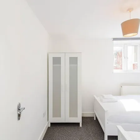 4 Freeland Buildings * Bristol